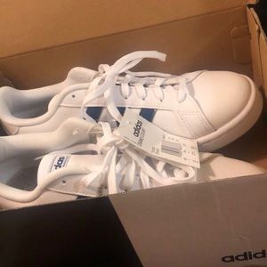 Women’s Adidas Size 10